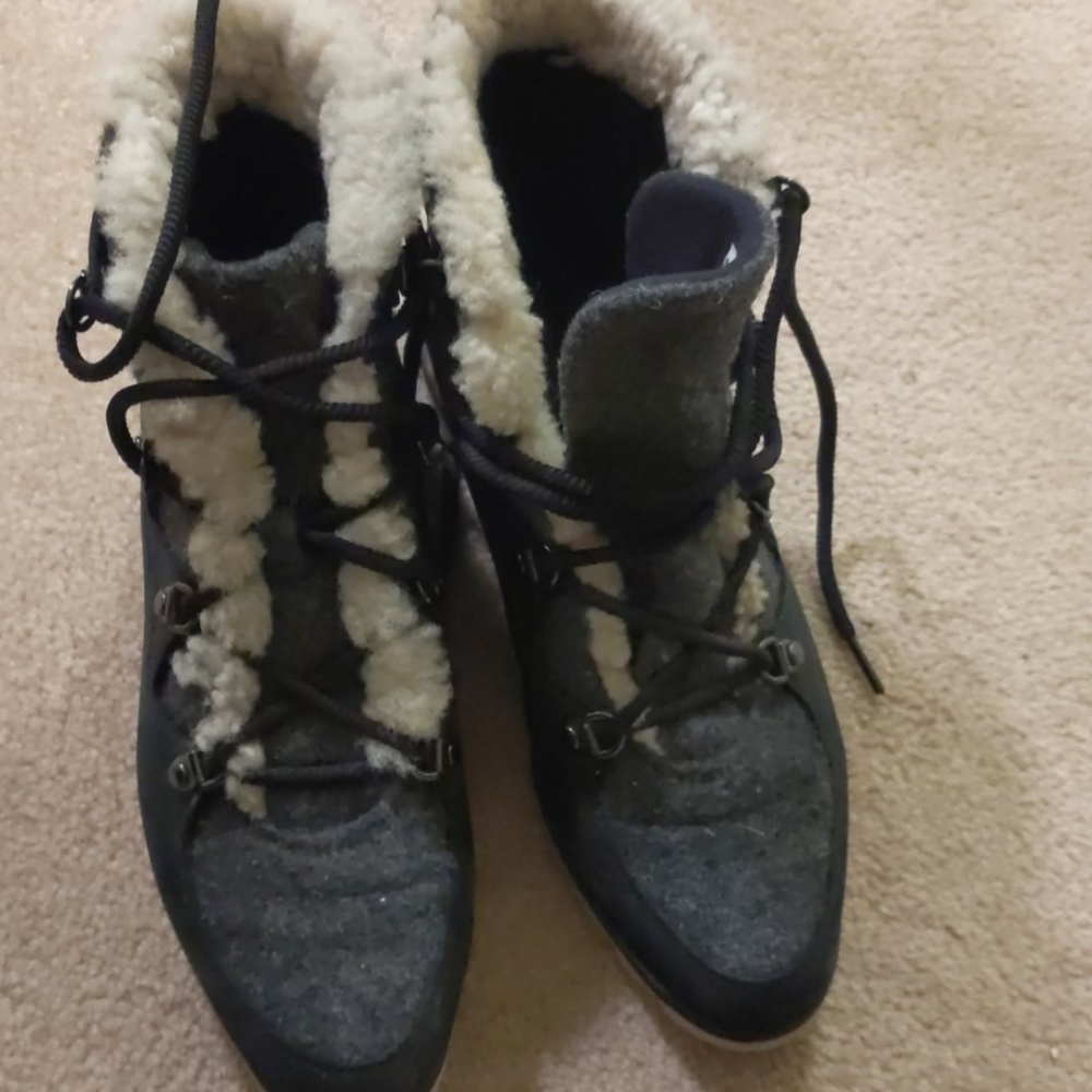Sorels - Picture 4 of 6